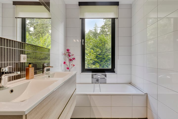 Photo 36 of Almenseweg 6