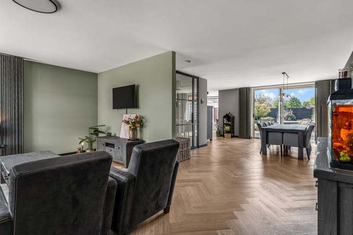 Photo 6 of J. van Zantenstraat 96