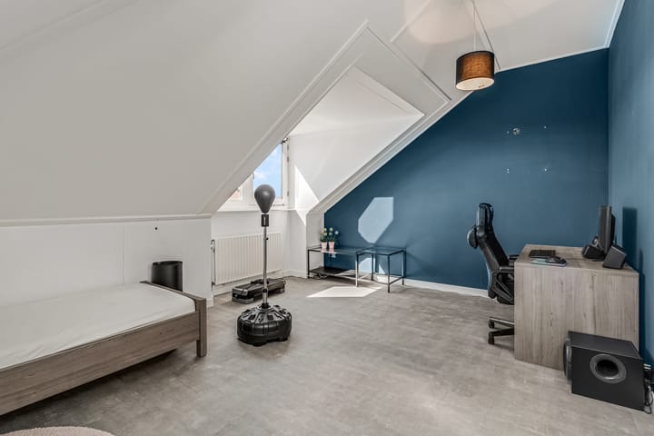 Photo 39 of J. van Zantenstraat 96