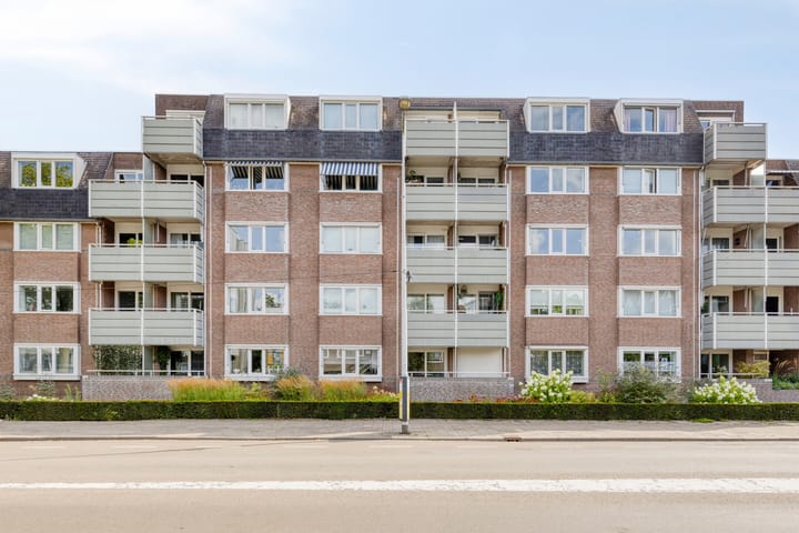 Foto 1 van P Czn Hooftlaan 11