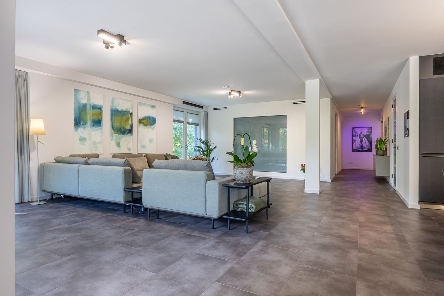 Photo 5 of Kennemerstraatweg 143-B