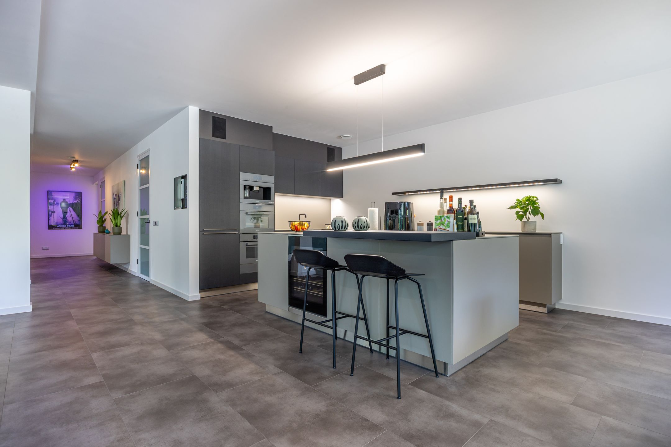 Photo 12 of Kennemerstraatweg 143-B