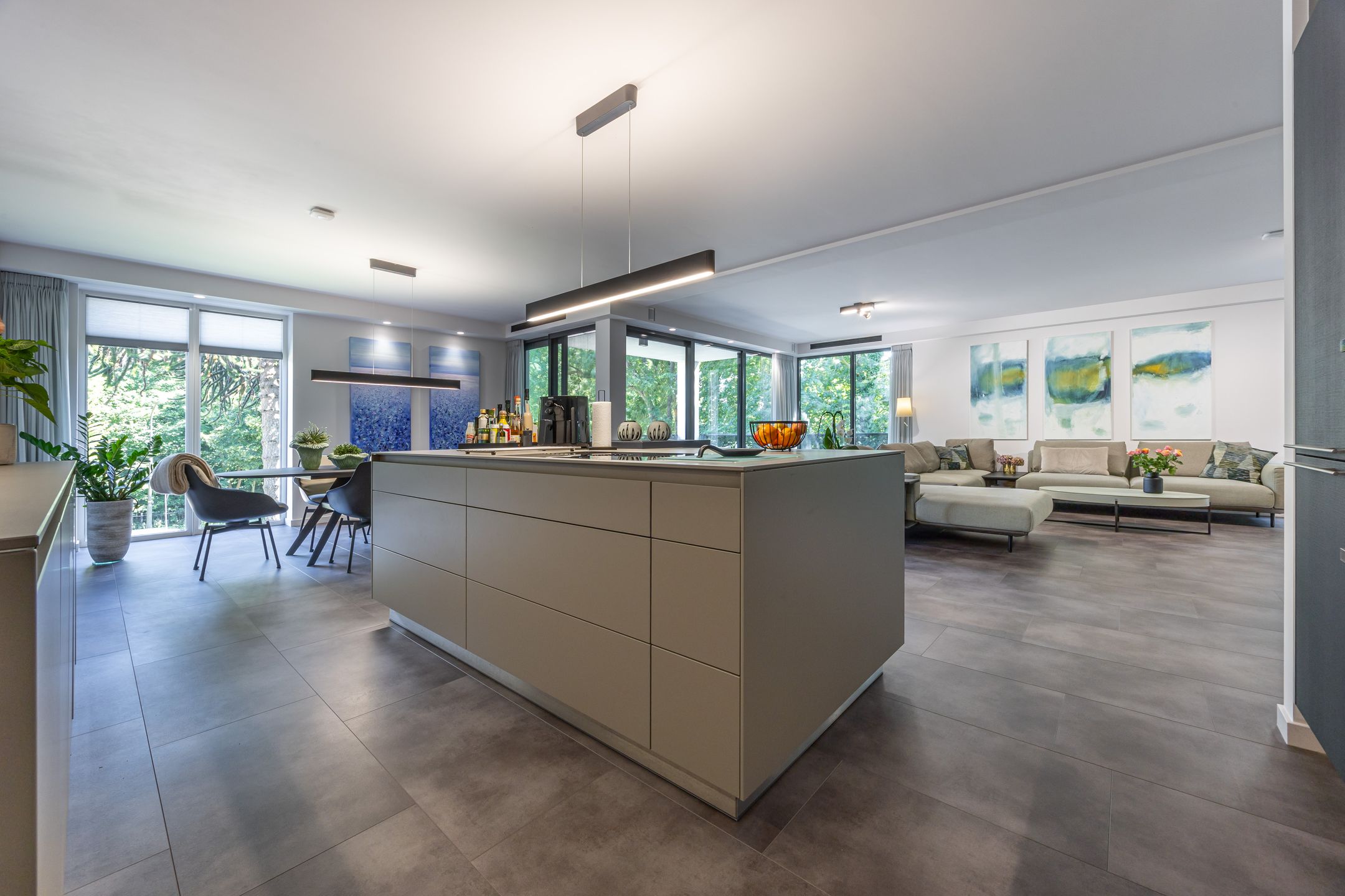 Photo 15 of Kennemerstraatweg 143-B