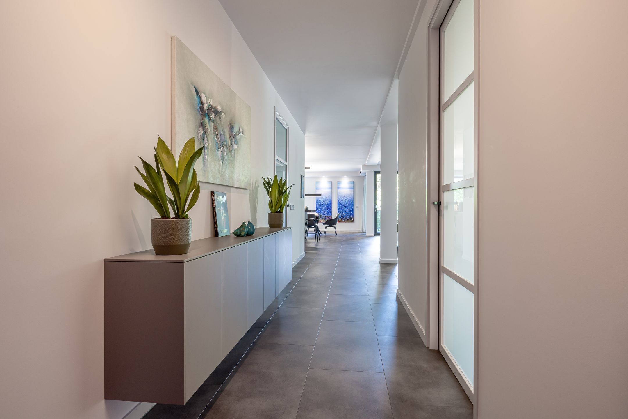 Photo 18 of Kennemerstraatweg 143-B