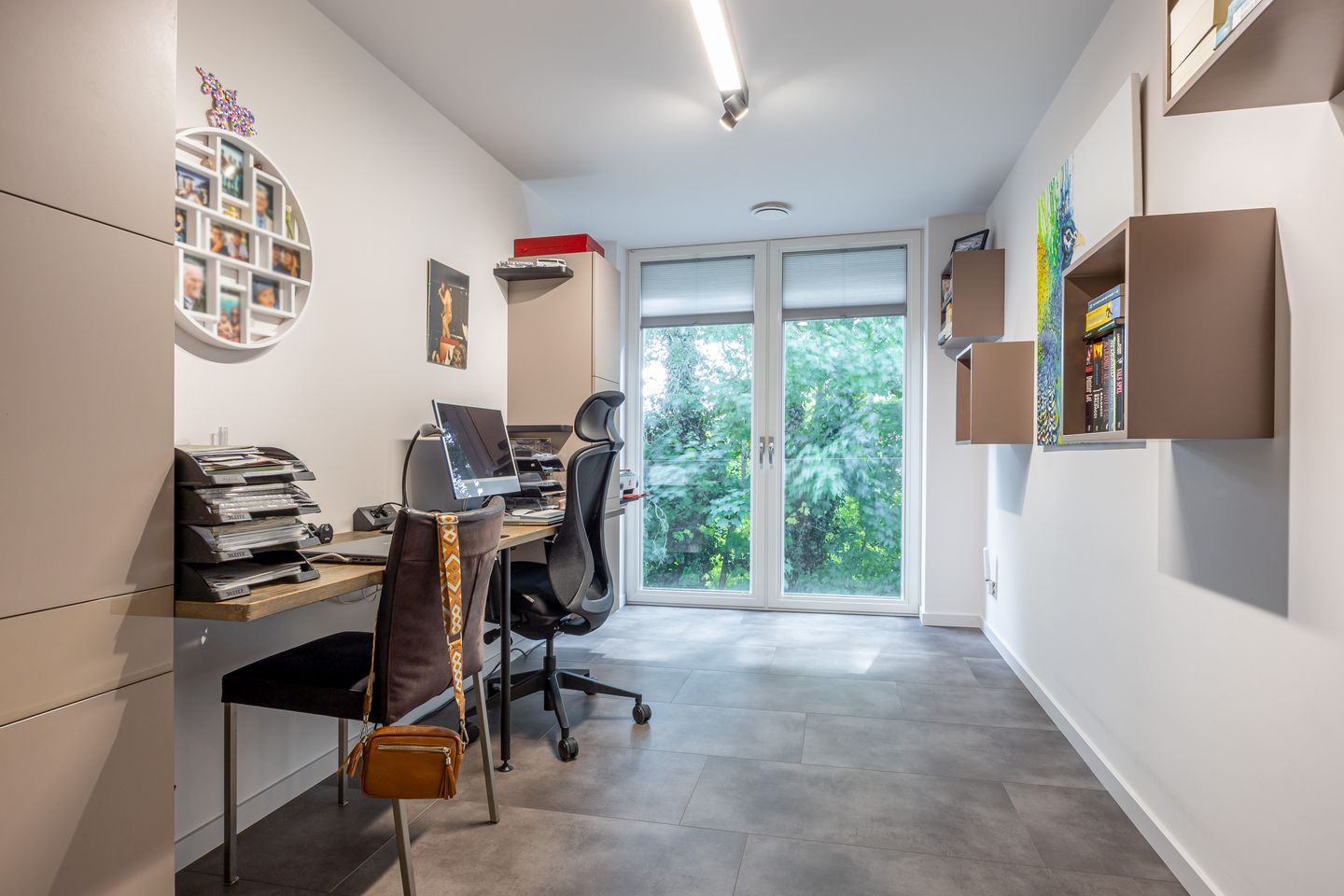 Photo 20 of Kennemerstraatweg 143-B