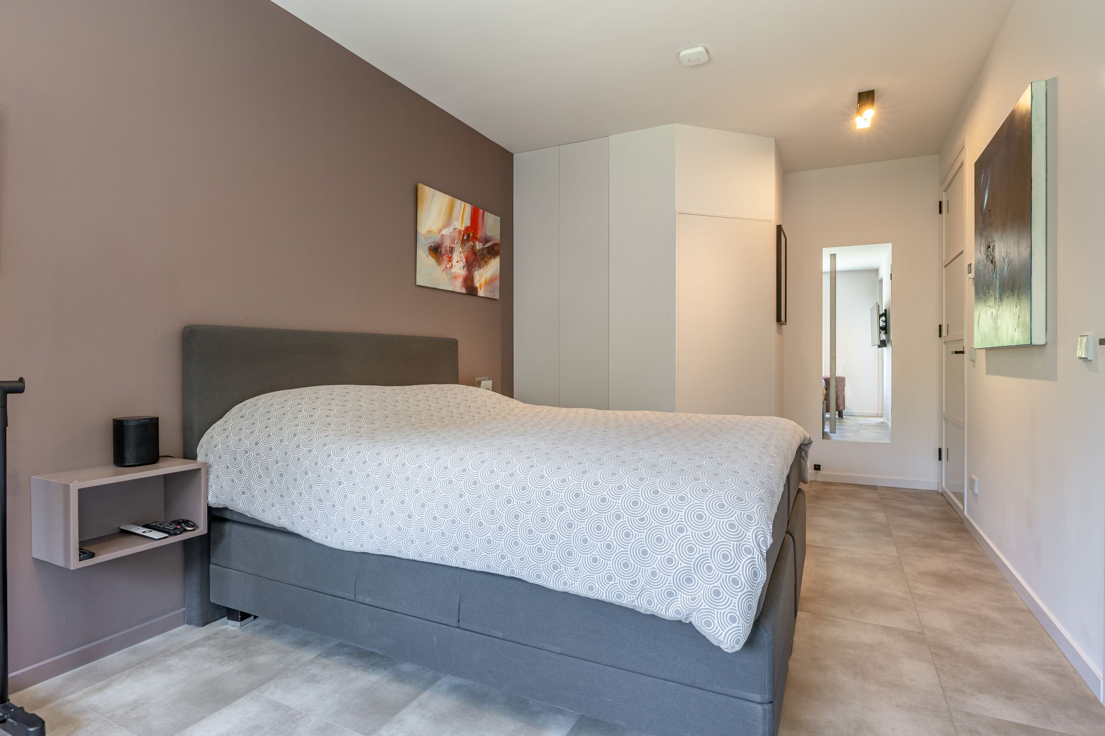 Photo 24 of Kennemerstraatweg 143-B