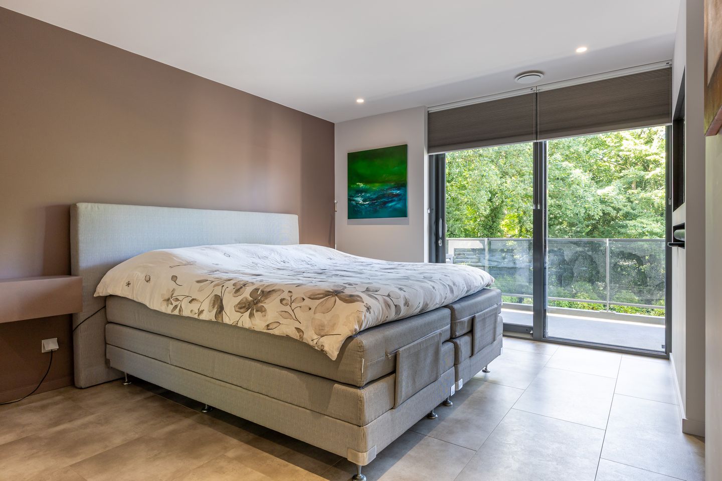 Photo 25 of Kennemerstraatweg 143-B