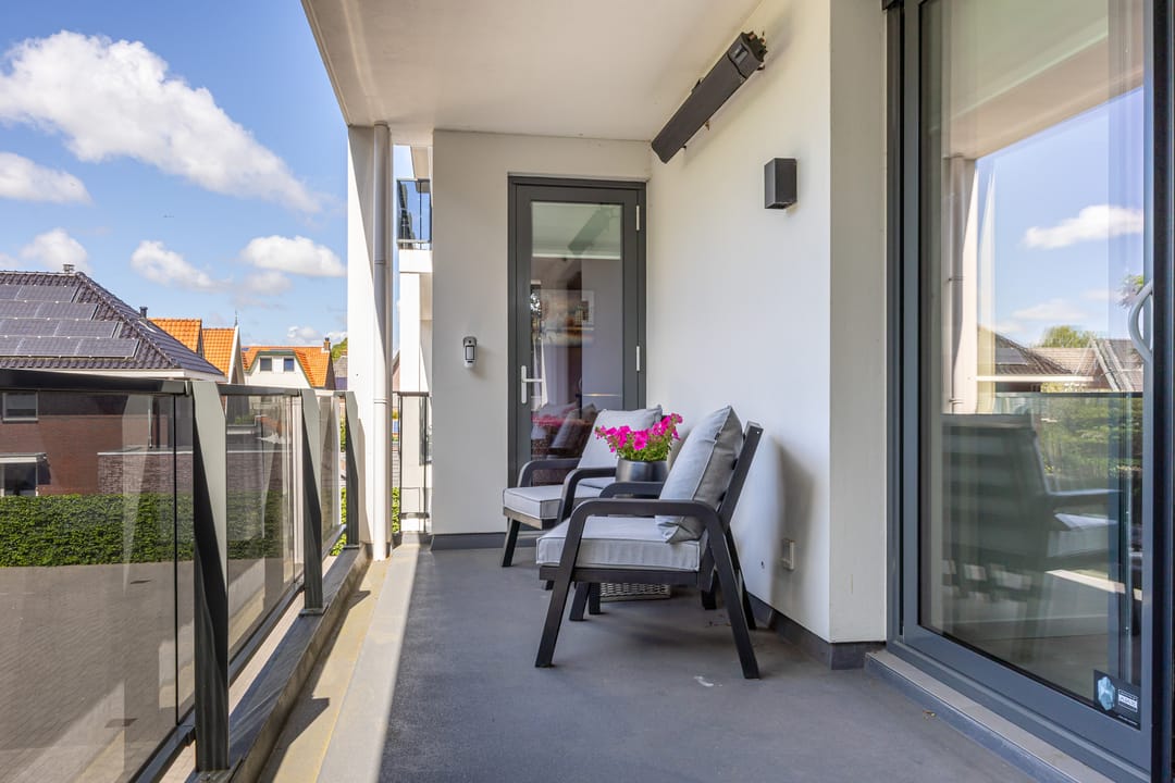 Photo 28 of Kennemerstraatweg 143-B