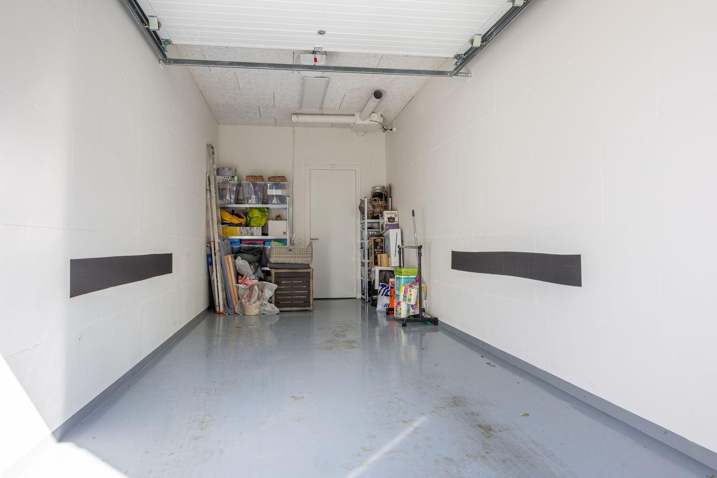 Photo 40 of Kennemerstraatweg 143-B