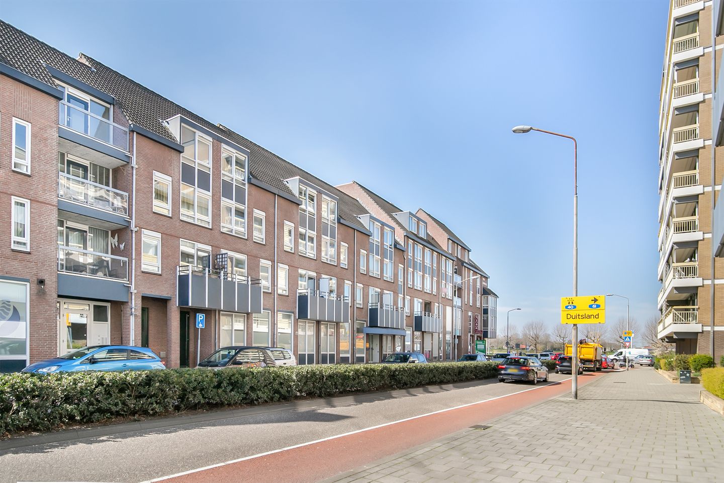Bekijk foto 2 van Puteanusstraat 25