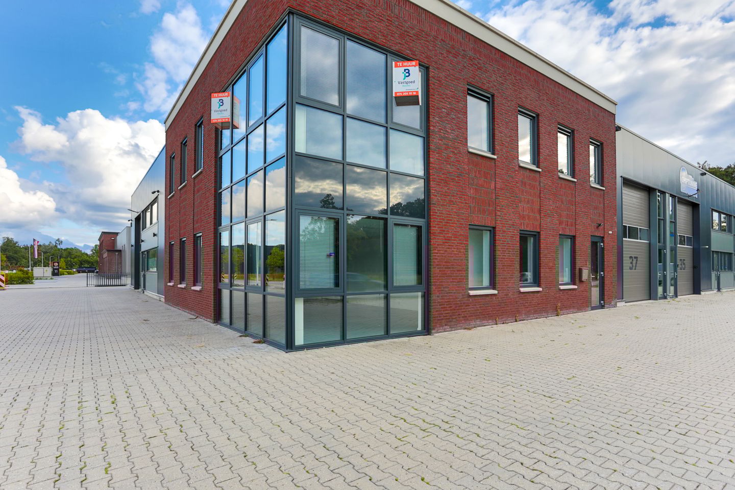 View photo 1 of Waterwinweg 37