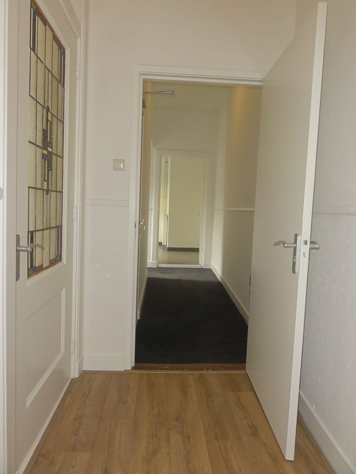 Photo 14 of Haarlemmerstraat 93