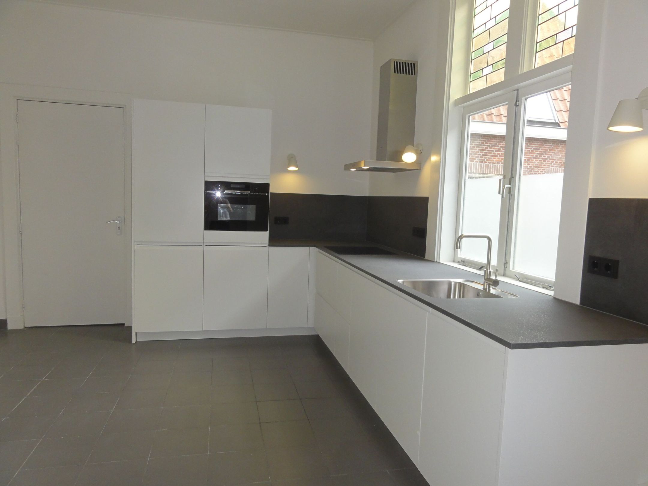Photo 15 of Haarlemmerstraat 93