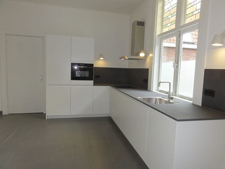 Photo 15 of Haarlemmerstraat 93