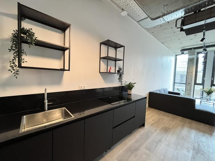 Photo 5 of Surinamepad 136