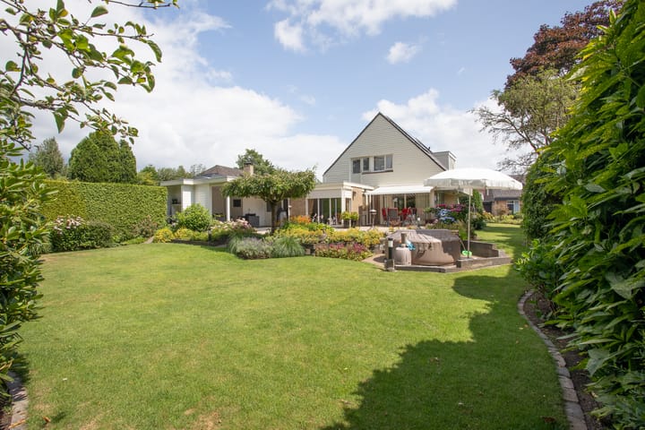 Photo 2 of De Wingerd 9