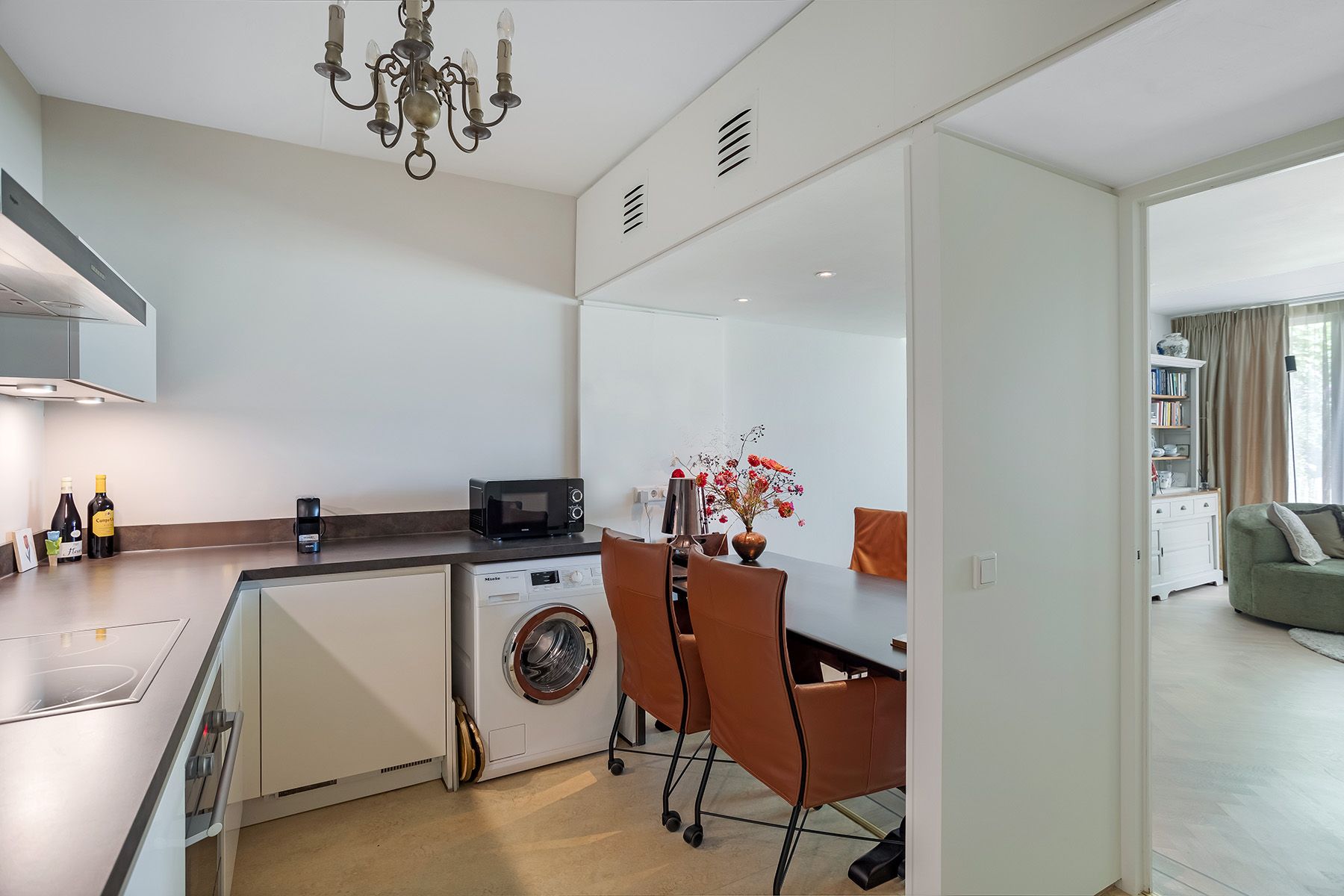 Photo 18 of Zwijnsbergenstraat 147