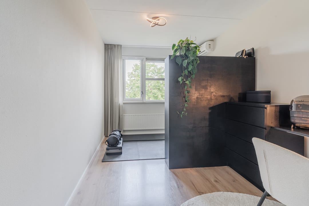 Photo 16 of Johanna van Gulikstraat 21