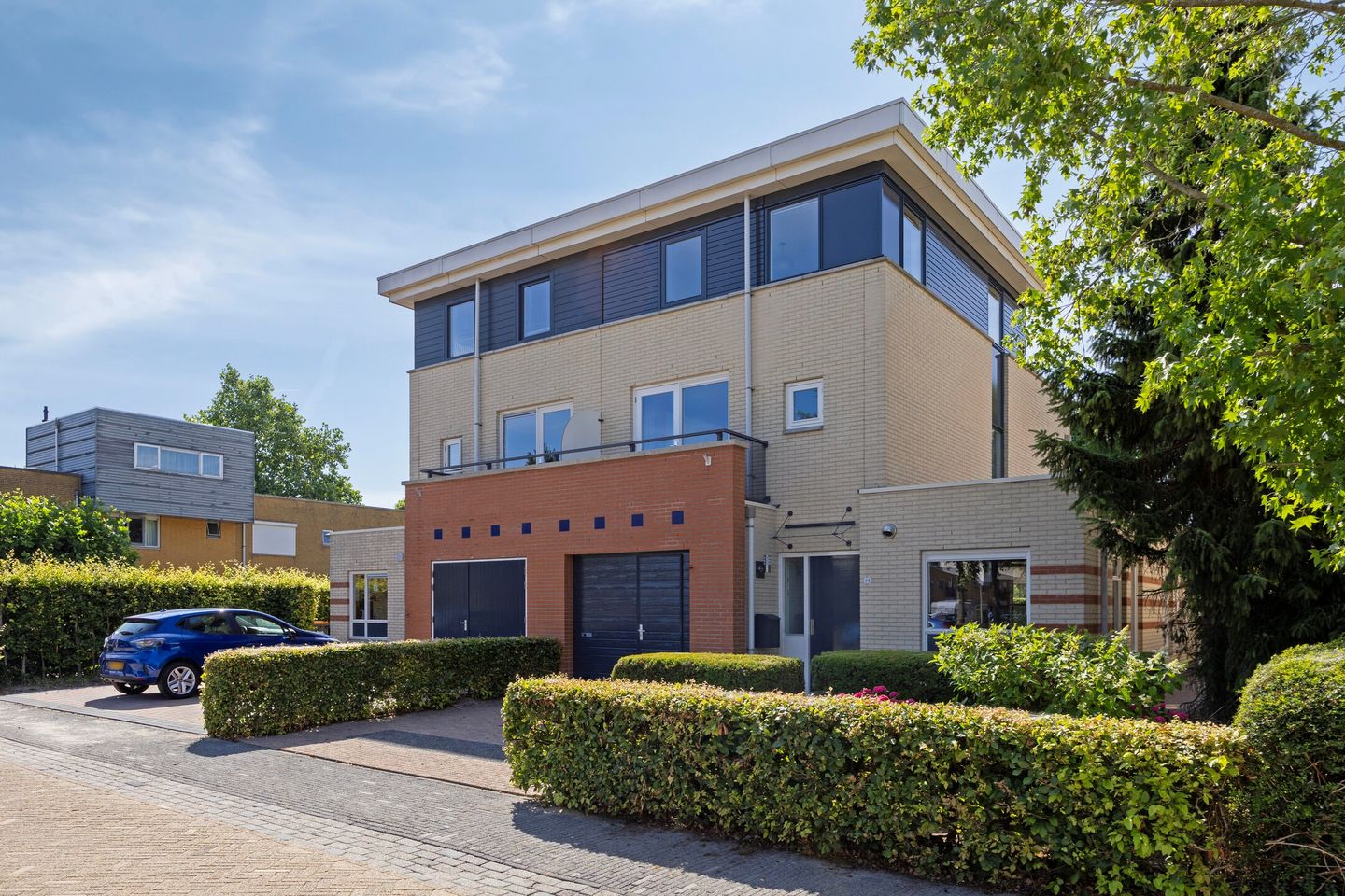 Foto 4 van Smaragd 73