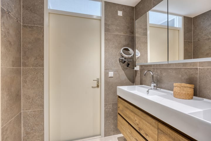 Foto 25 van Smaragd 73