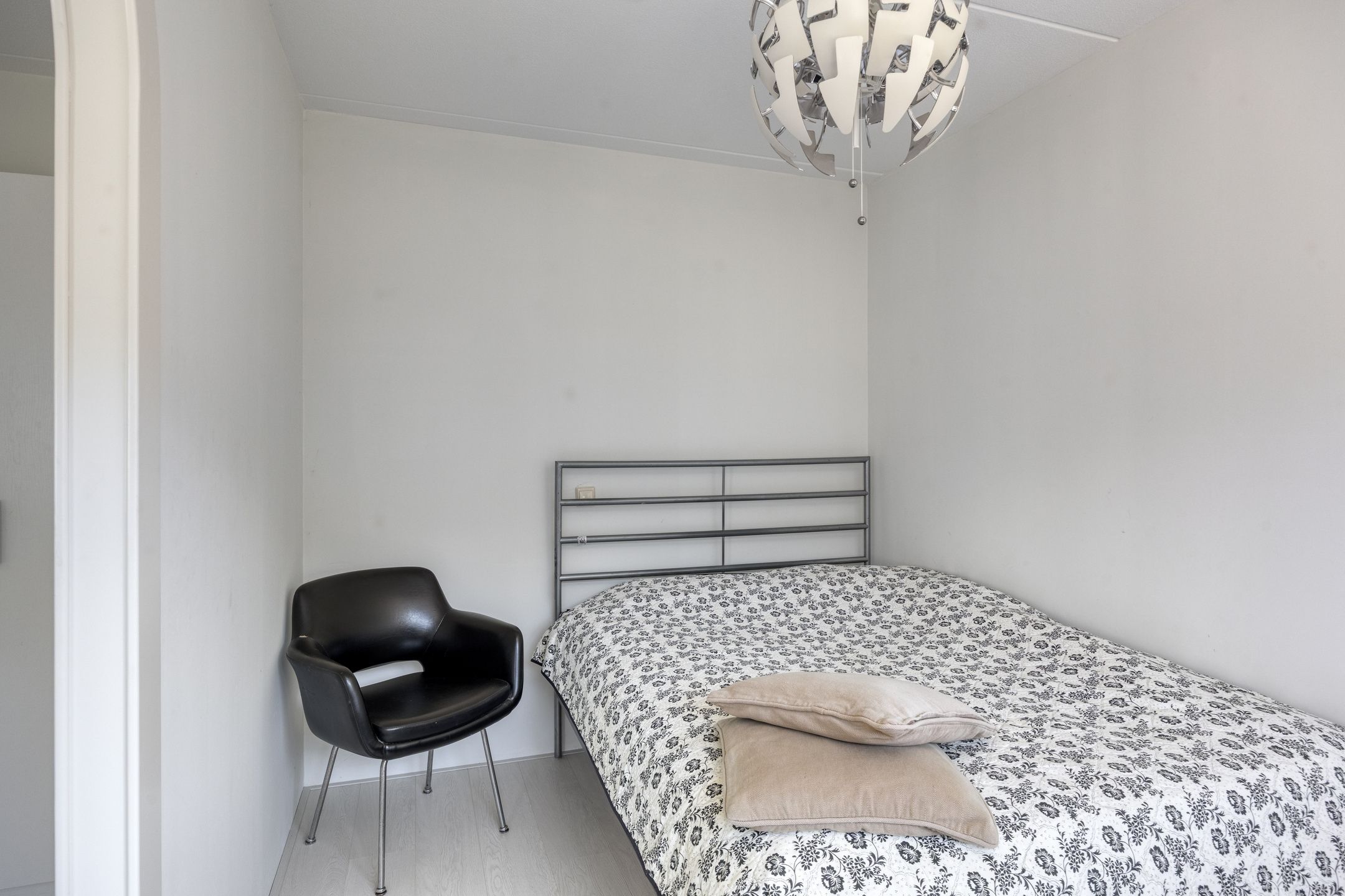 Foto 30 van Smaragd 73