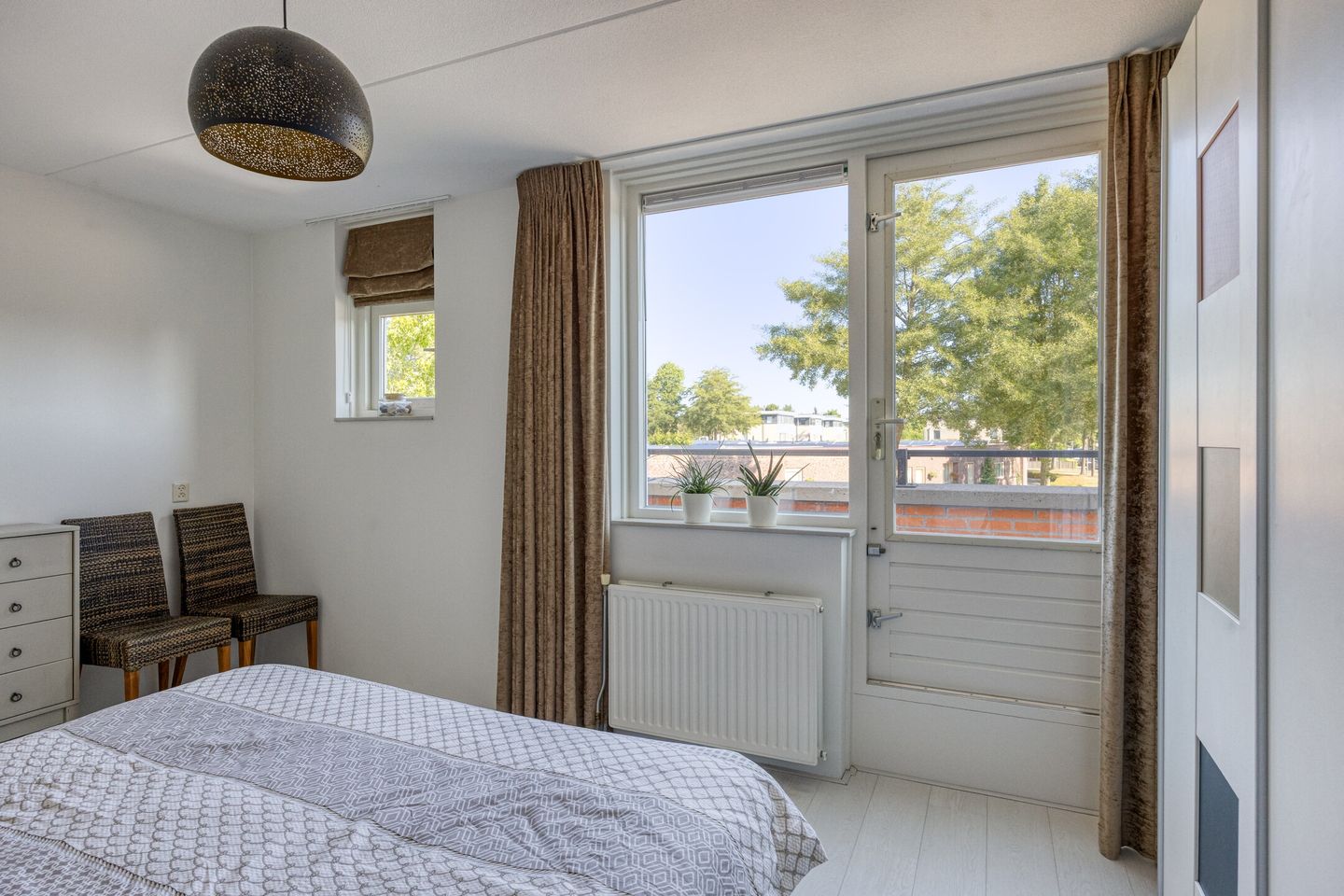 Foto 34 van Smaragd 73