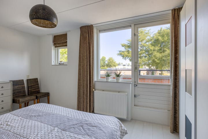 Foto 34 van Smaragd 73