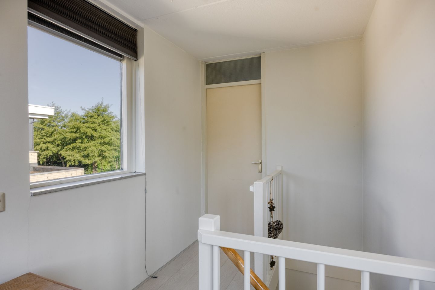 Foto 35 van Smaragd 73