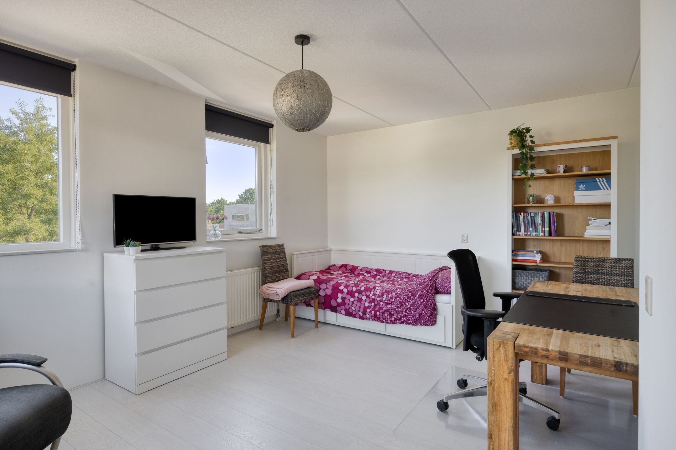 Foto 36 van Smaragd 73