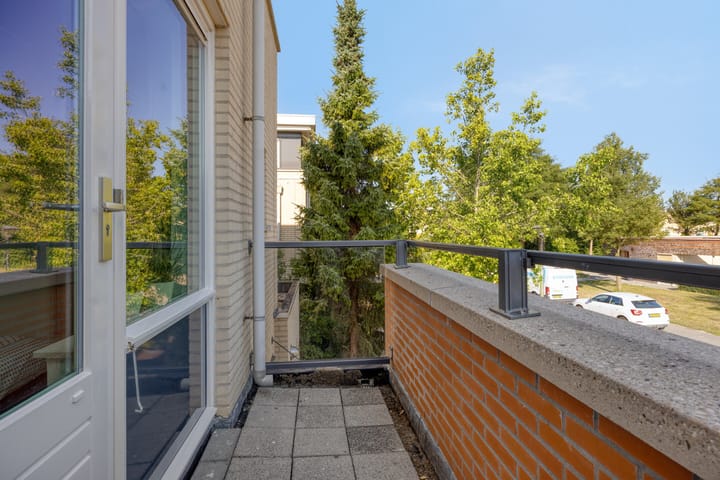 Foto 42 van Smaragd 73