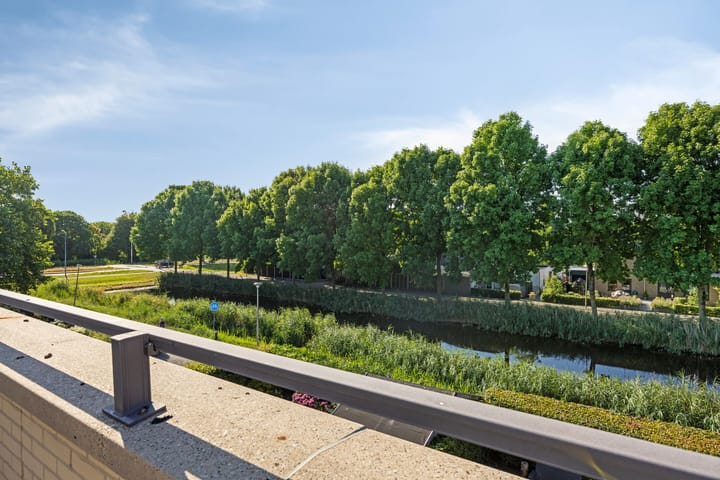 Foto 45 van Smaragd 73