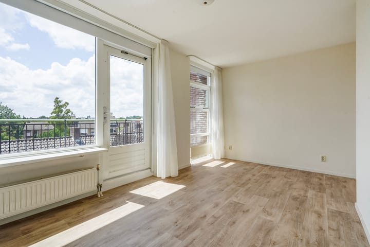 Foto 30 van Meidoornlaan 102