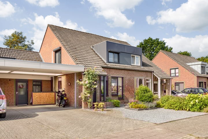 Foto 1 van 18 novemberring 52-A