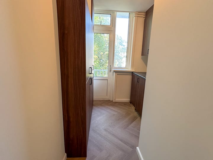 Foto 8 van Van Rensselaerstraat 8-2