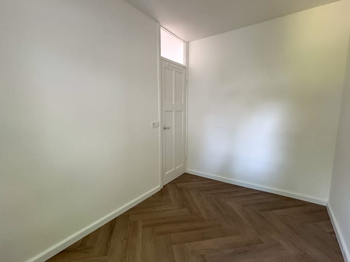 Foto 13 van Van Rensselaerstraat 8-2