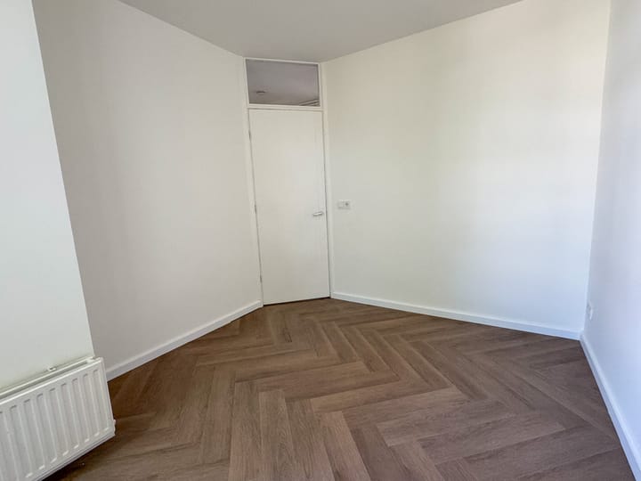 Foto 15 van Van Rensselaerstraat 8-2