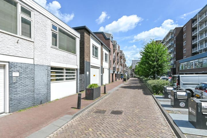 Photo 37 of Meerstraat 20