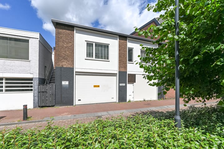 Photo 39 of Meerstraat 20