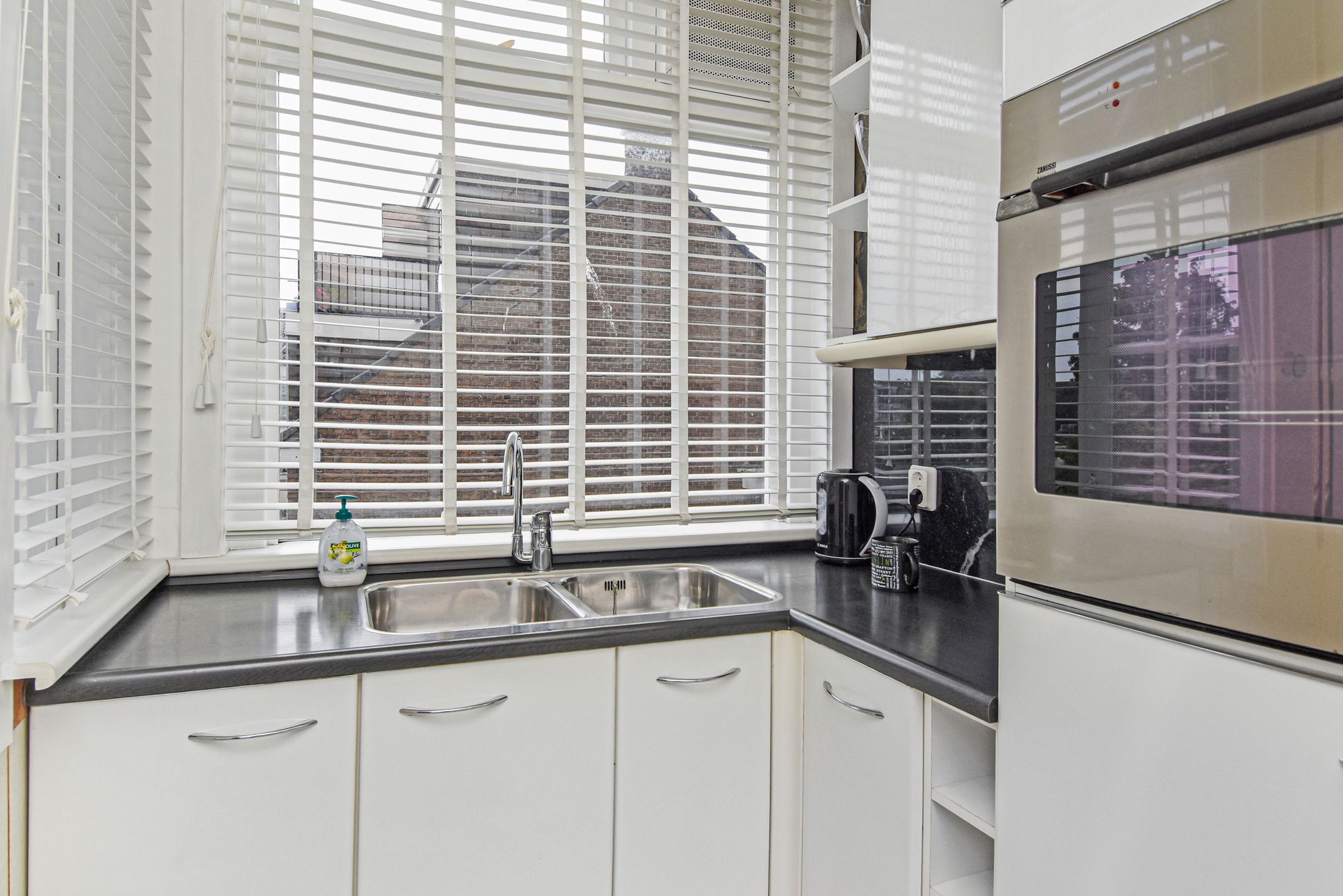 Photo 9 of Jan van Rodestraat 31