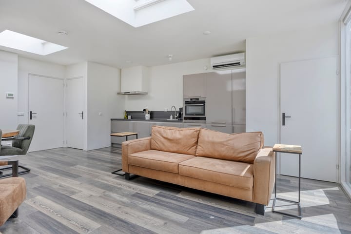 Foto 8 van Brederodestraat 18