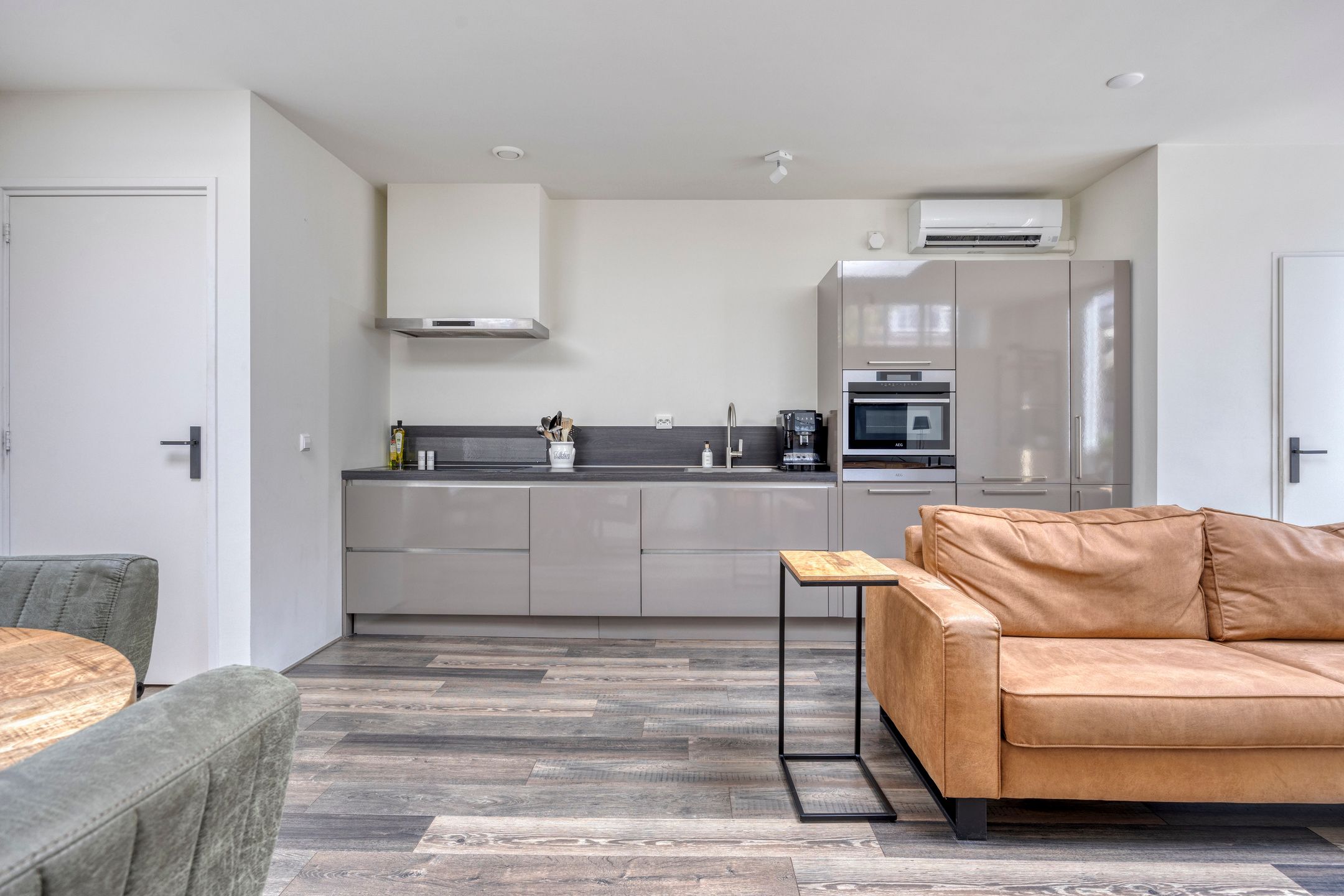 Foto 9 van Brederodestraat 18