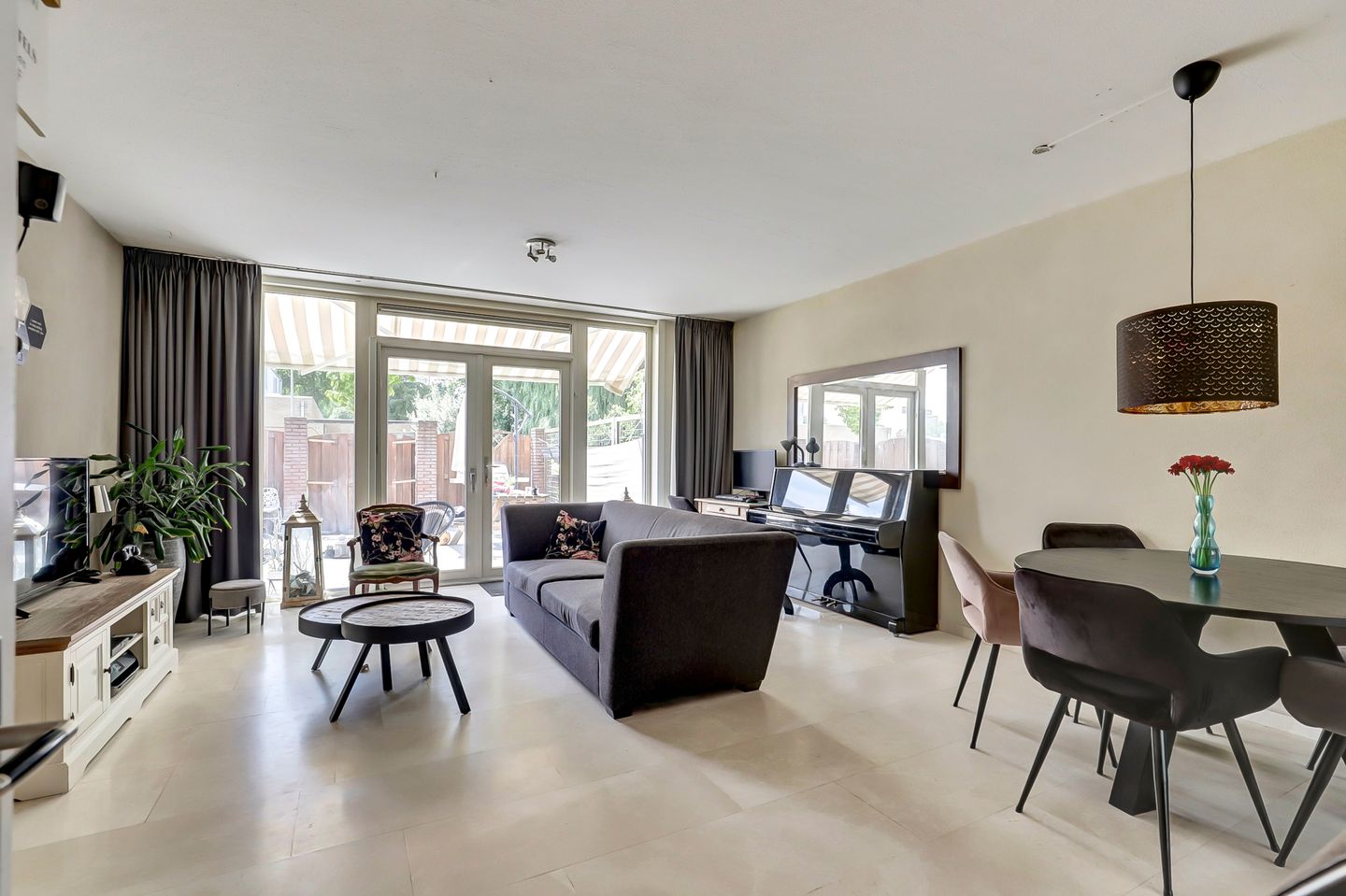 Photo 4 of Hugo van Voorneweg 66