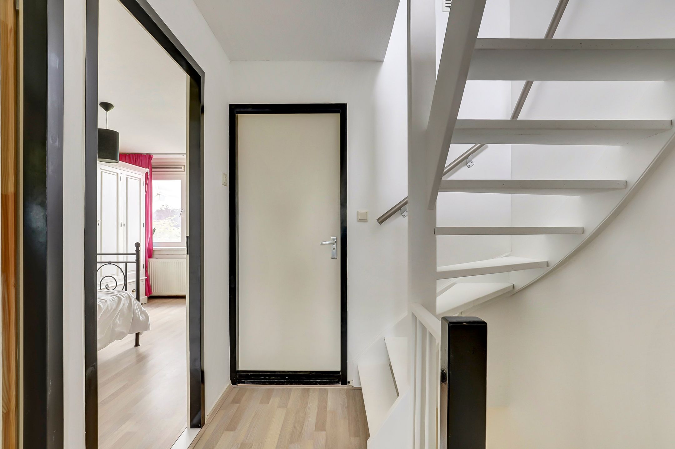 Photo 15 of Hugo van Voorneweg 66