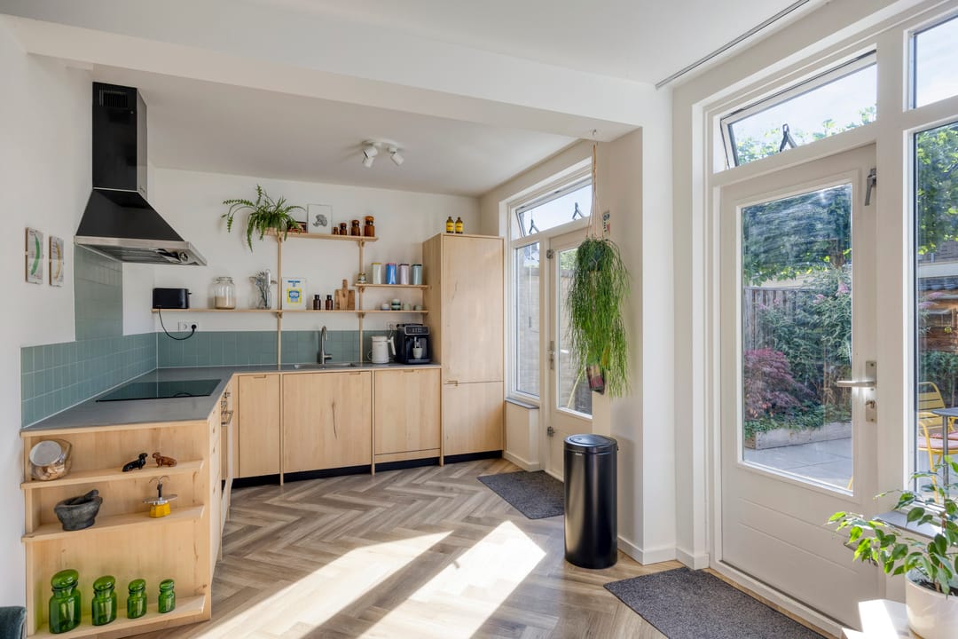 Photo 8 of Titus Brandsmastraat 32