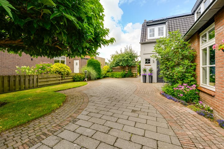 Photo 3 of Prins Bernhardstraat 72