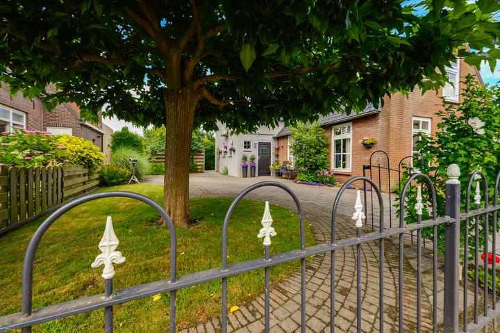 Photo 8 of Prins Bernhardstraat 72