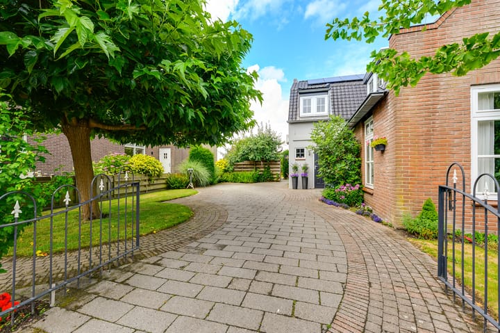 Photo 9 of Prins Bernhardstraat 72