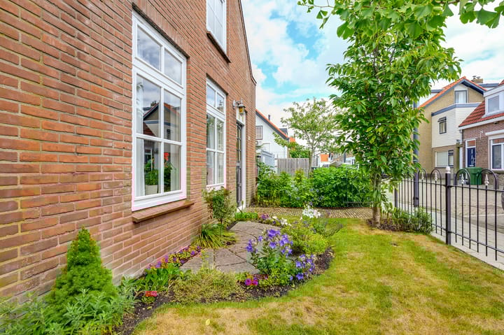 Photo 10 of Prins Bernhardstraat 72