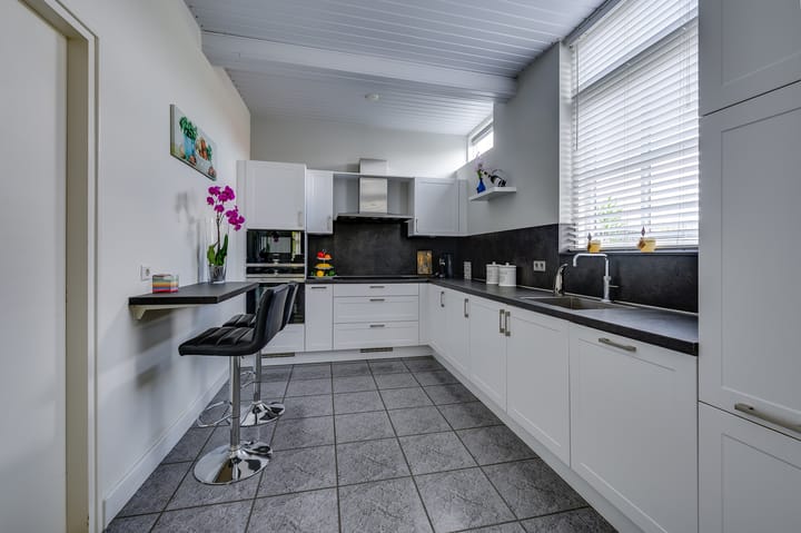 Photo 16 of Prins Bernhardstraat 72