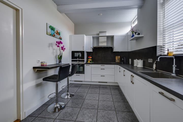 Photo 17 of Prins Bernhardstraat 72